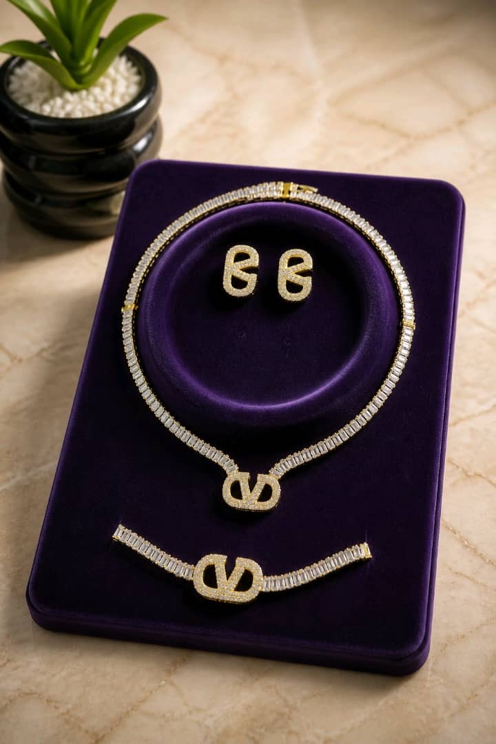 Gold V-Logo Crystal Jewelry Set